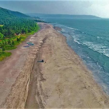 Hotel Seafront Murud  Luaran gambar