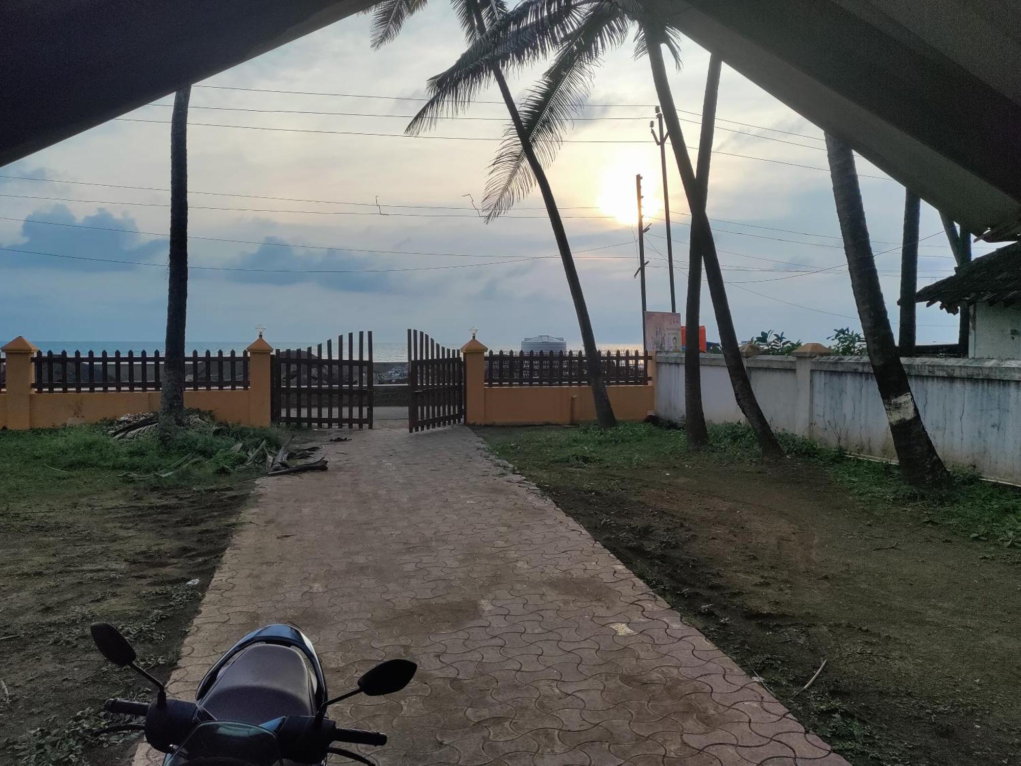 Hotel Seafront Murud  Luaran gambar