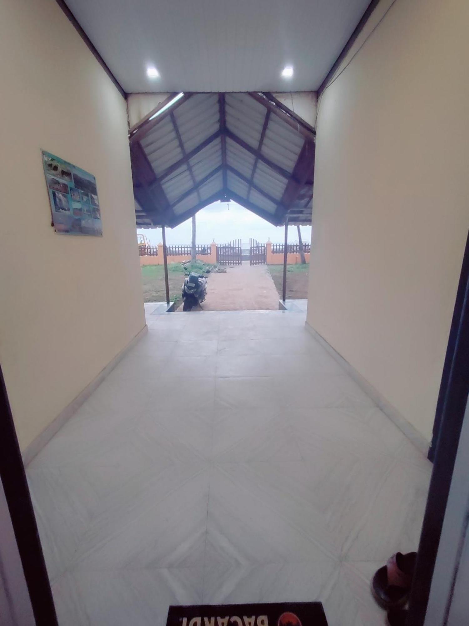 Hotel Seafront Murud  Luaran gambar